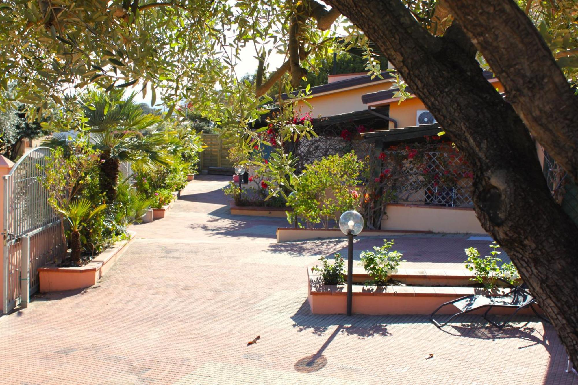 Arbatax Le Terrazze Sul Mare Aparthotel Ngoại thất bức ảnh